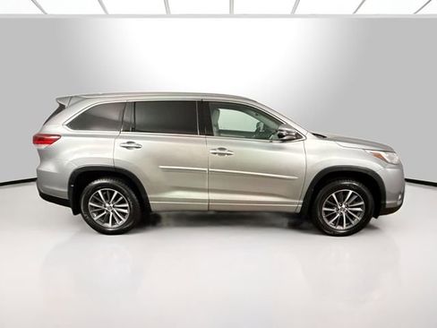 Used 2018 Toyota Highlander XLE w/ Protection Package #3 image 10