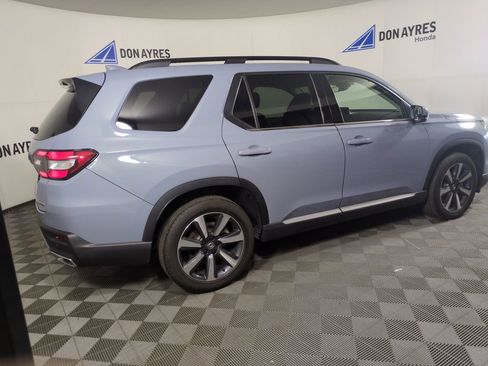 Certified 2024 Honda Pilot Touring image 9
