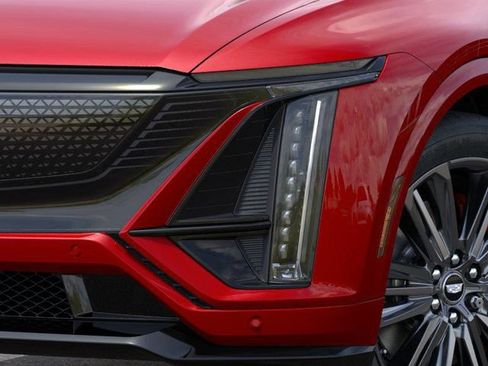 New 2026 Cadillac Lyriq V AWD/4WD image 10