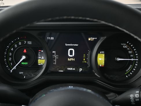 Used 2025 Jeep Wrangler Sahara w/ Safety Group image 24