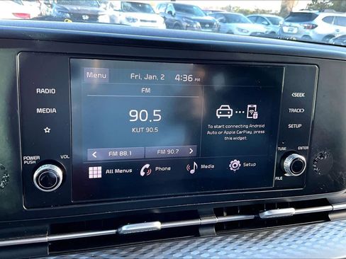 Used 2024 Kia Carnival LX image 30