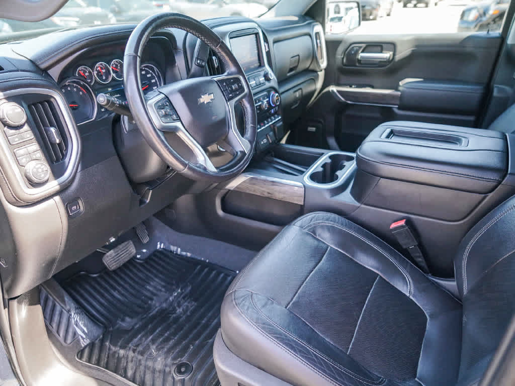 Used 2020 Chevrolet Silverado 1500 LTZ w/ LTZ Premium Package AWD/4WD image 37