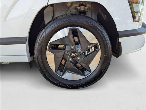 New 2025 Hyundai Kona SEL FWD image 9