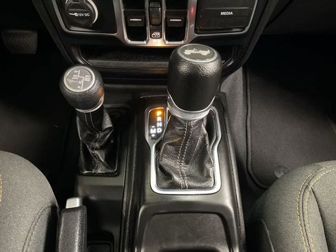 Used 2024 Jeep Wrangler Sahara image 26