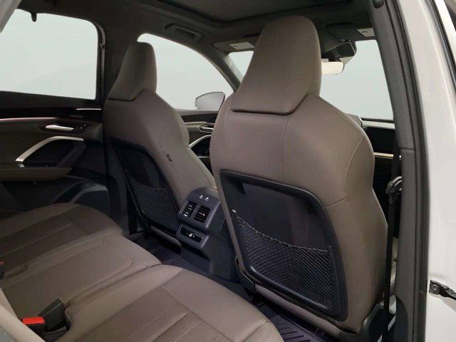 Used 2025 Audi Q5 Premium Plus AWD/4WD image 23
