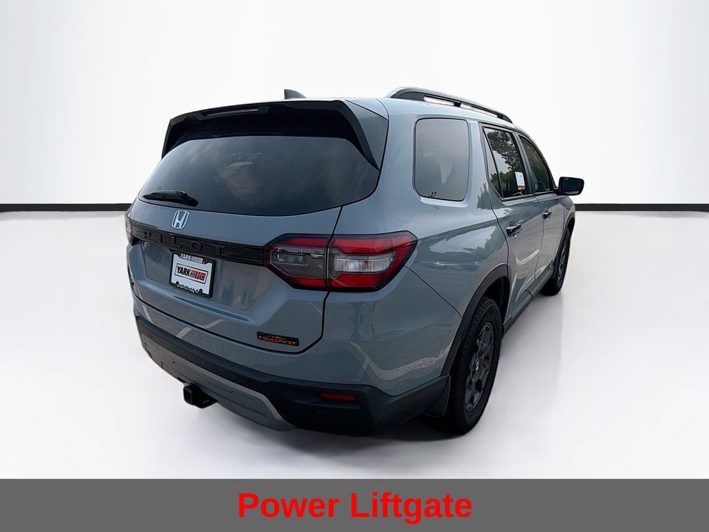 Used 2025 Honda Pilot TrailSport image 10