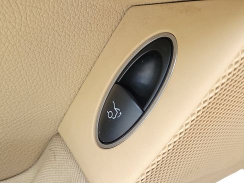 Used 2007 Mercedes-Benz E 550 Sedan image 19
