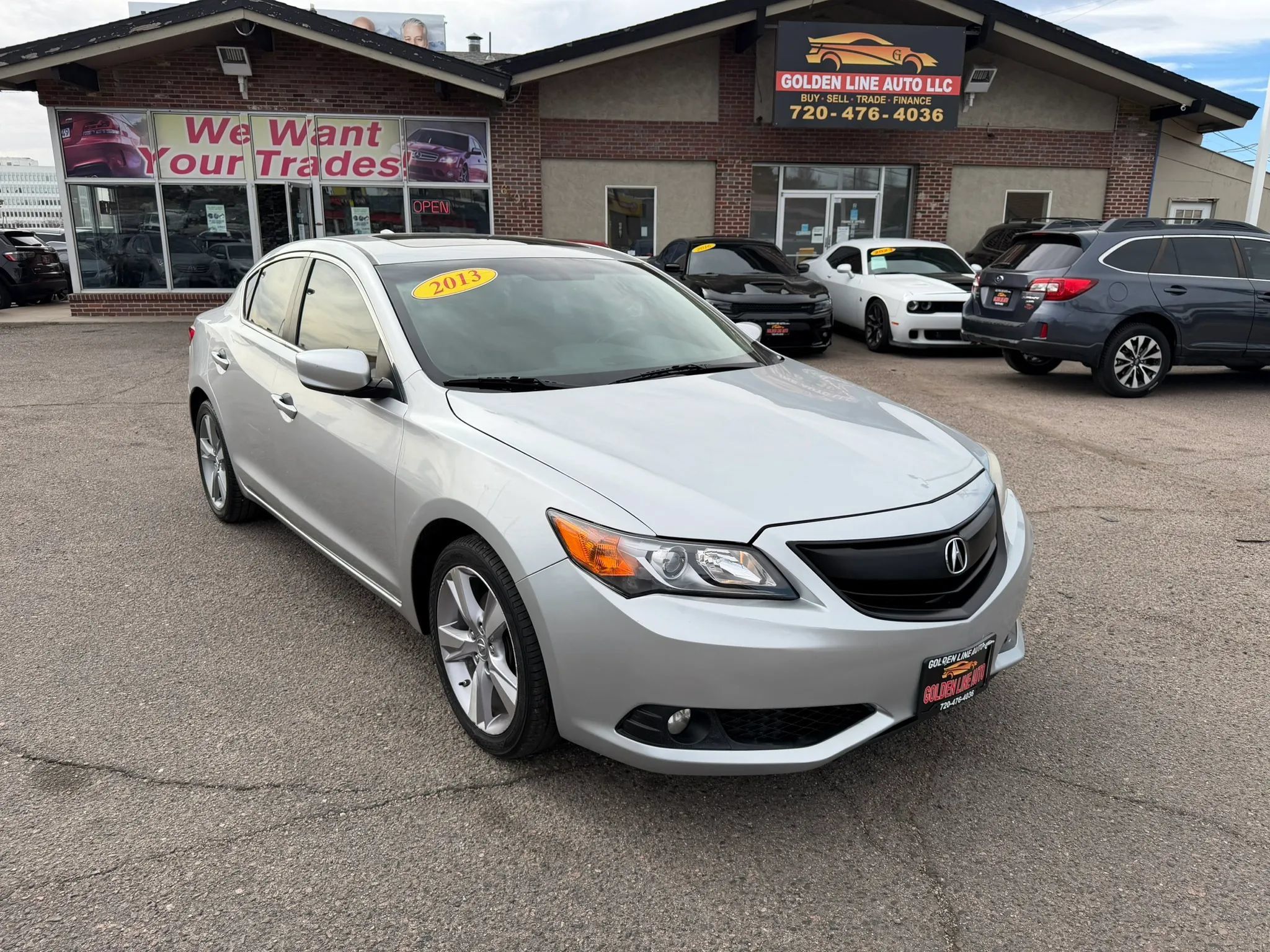 Used 2013 Acura ILX w/ Premium Package FWD image 2
