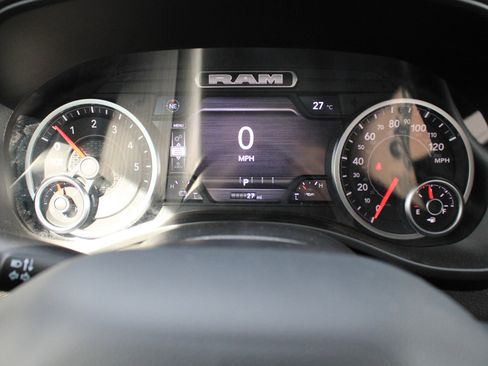 New 2026 RAM 1500 Express AWD/4WD image 18