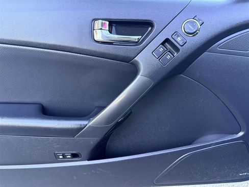 Used 2012 Hyundai Genesis 2.0T RWD image 20