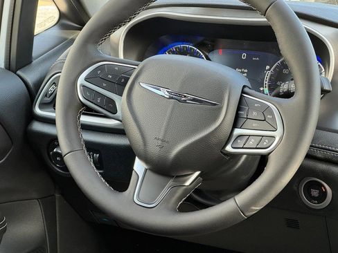 New 2026 Chrysler Pacifica Select image 11