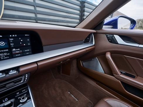 Used 2021 Porsche 911 Turbo S image 63