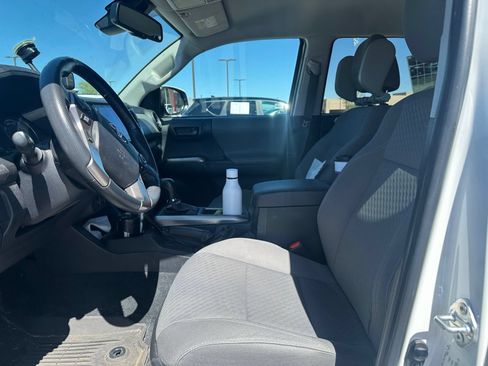 Used 2023 Toyota Tacoma SR5 AWD/4WD image 5