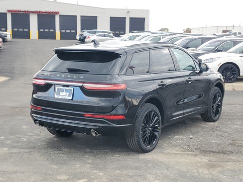 New 2026 Lincoln Corsair Reserve w/ Jet Appearance Package image 4