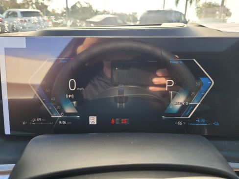 New 2026 BMW X5 xDrive50e w/ M Sport Package image 30