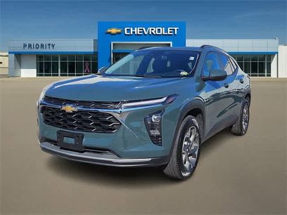 Used 2025 Chevrolet Trax LT w/ Driver Confidence Package
