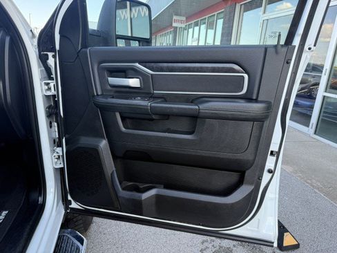Used 2024 RAM 2500 Big Horn AWD/4WD image 26