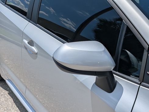 Used 2025 Toyota Corolla LE FWD image 12
