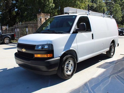 Used 2021 Chevrolet Express 2500 w/ Driver Convenience Package image 3