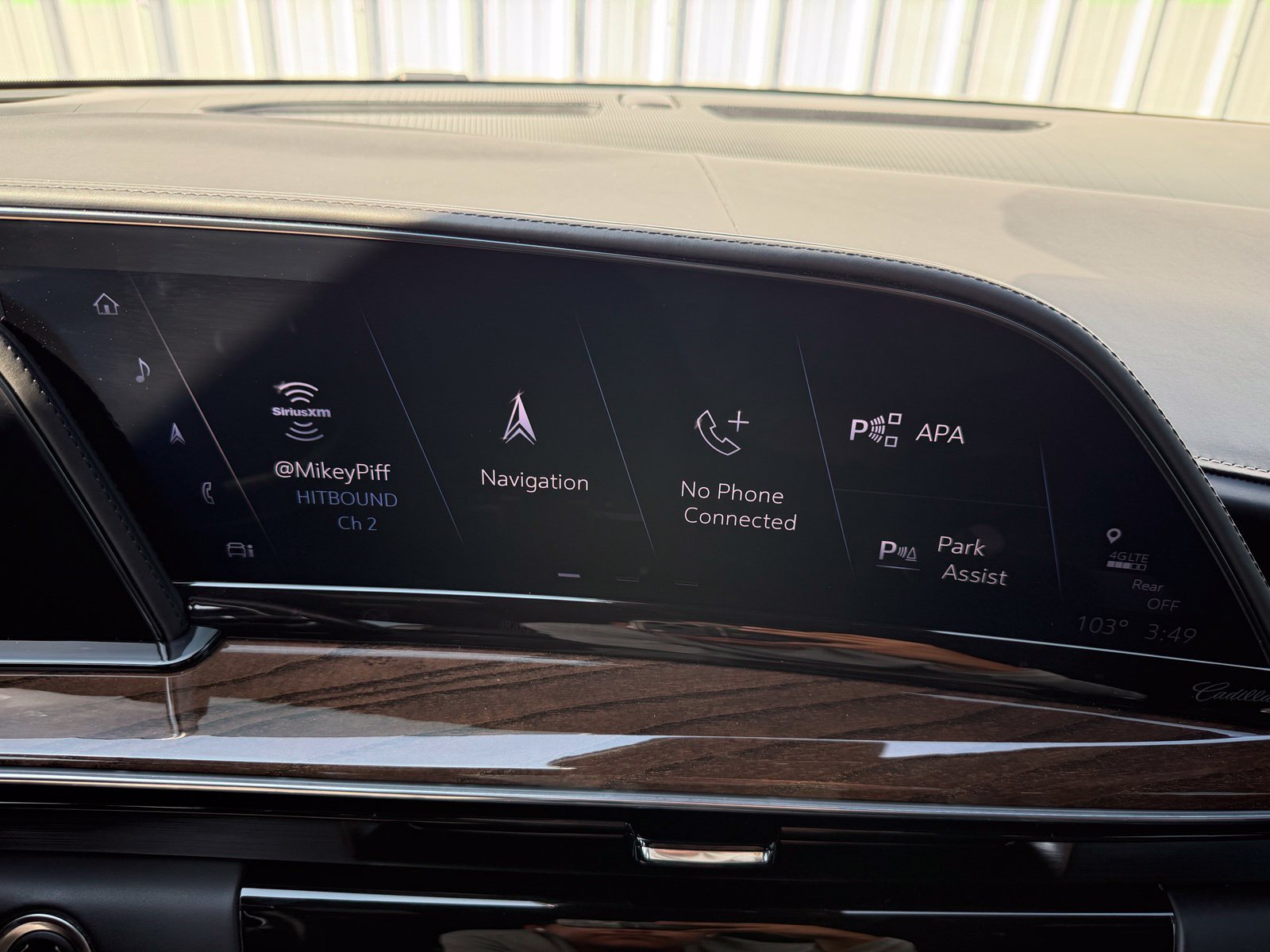 Used 2021 Cadillac Escalade Sport Platinum AWD/4WD image 18