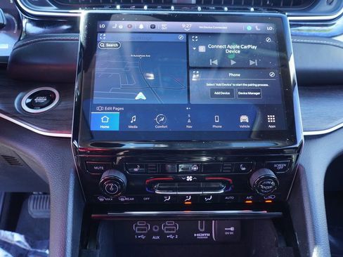 Used 2022 Jeep Grand Cherokee L Limited image 21