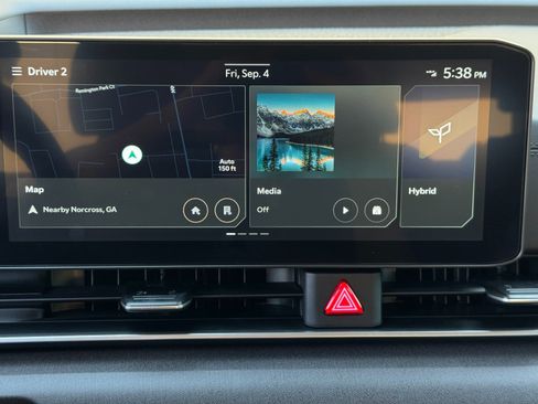 Used 2025 Kia Carnival EX FWD image 28