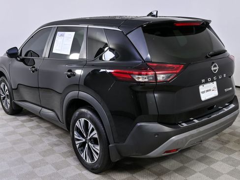 Used 2022 Nissan Rogue SV image 4