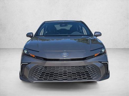 Used 2025 Toyota Camry SE image 2