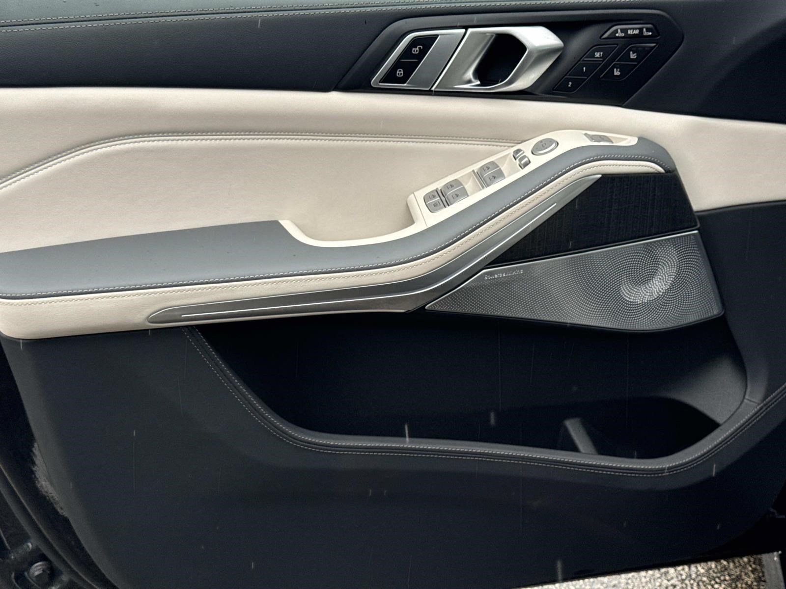 Certified 2025 BMW ALPINA XB7 AWD/4WD image 33
