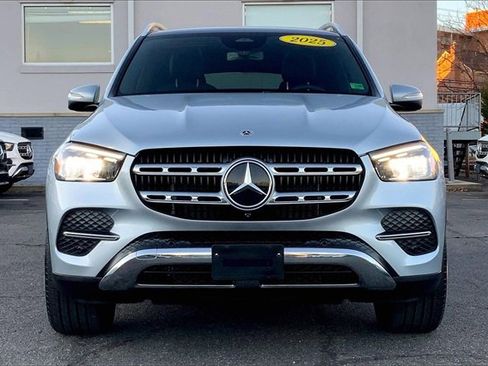 Used 2025 Mercedes-Benz GLE 450 4MATIC image 2