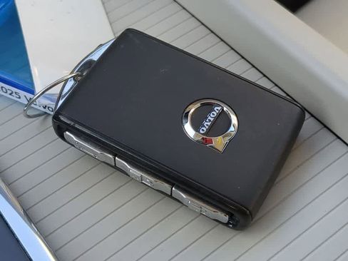 Used 2025 Volvo XC60 T8 Core w/ Protection Package Premier image 33