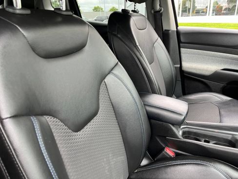 Used 2022 Jeep Compass Latitude w/ Convenience Group AWD/4WD image 52