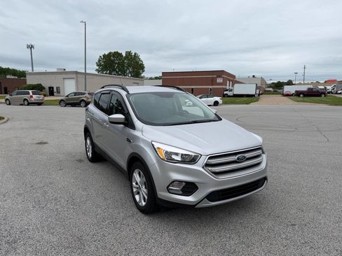 Used 2018 Ford Escape SE FWD image 6