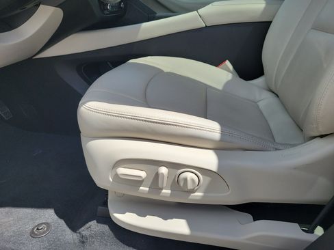 Used 2024 Buick Enclave Essence w/ Experience Buick Package FWD image 13