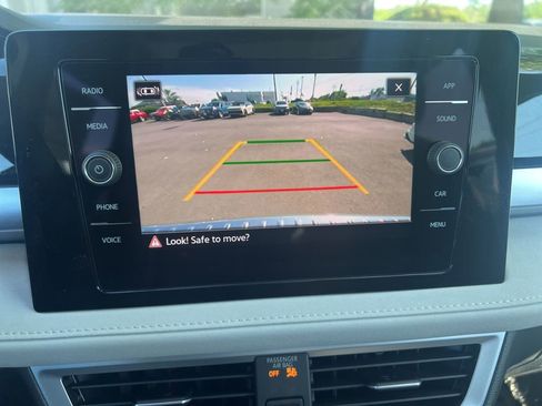 New 2025 Volkswagen Taos SE image 25