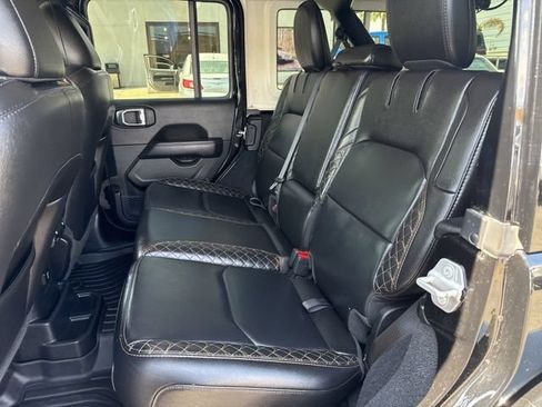 Used 2022 Jeep Wrangler Unlimited Sahara AWD/4WD image 27