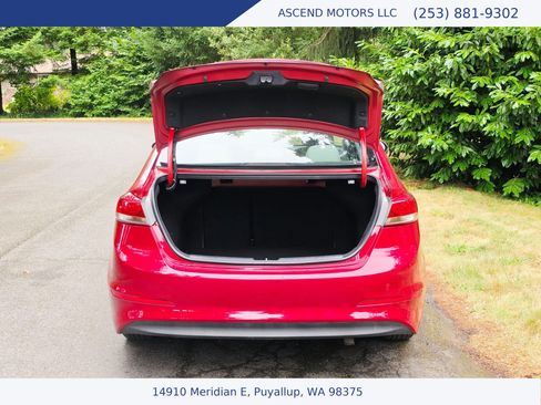 Used 2017 Hyundai Elantra SE FWD image 18