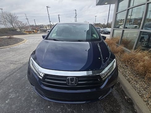 Used 2022 Honda Odyssey Touring image 2