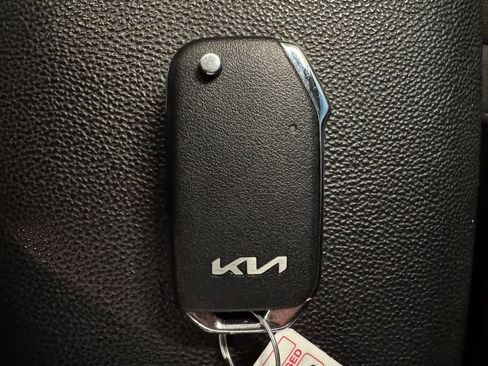 Used 2022 Kia Forte LXS w/ LXS Technology Package FWD image 16