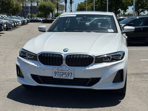 Used 2025 BMW 330i Sedan w/ Convenience Package RWD image 3