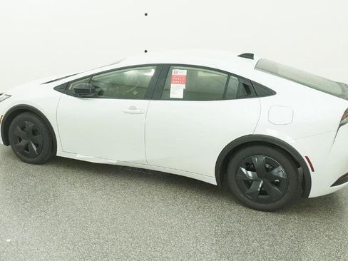 New 2026 Toyota Prius LE image 11