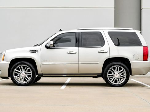 Used 2013 Cadillac Escalade Platinum image 8