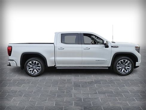 Used 2025 GMC Sierra 1500 Denali image 4