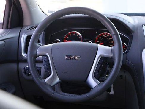 Used 2015 GMC Acadia SLT image 22
