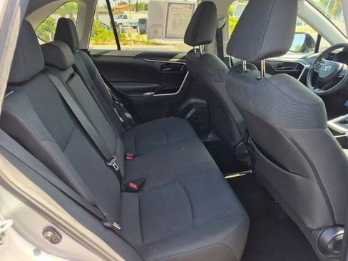 Used 2023 Toyota RAV4 LE AWD/4WD image 7