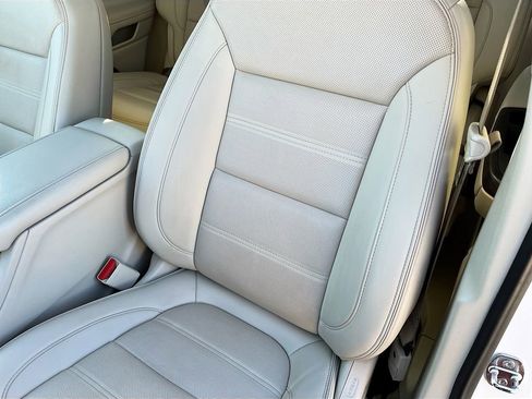 Used 2022 GMC Acadia Denali w/ Denali Ultimate Package image 22