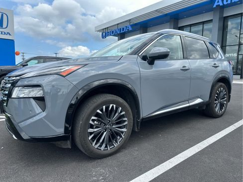 Used 2024 Nissan Rogue Platinum w/ Platinum Premium Package AWD/4WD image 1