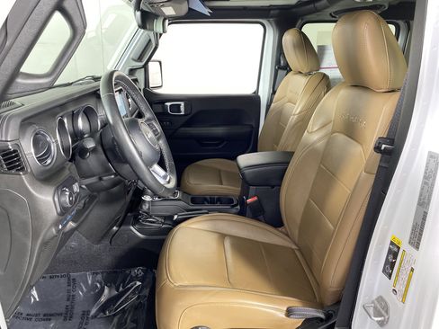 Used 2023 Jeep Wrangler Sahara w/ Cold Weather Group image 19