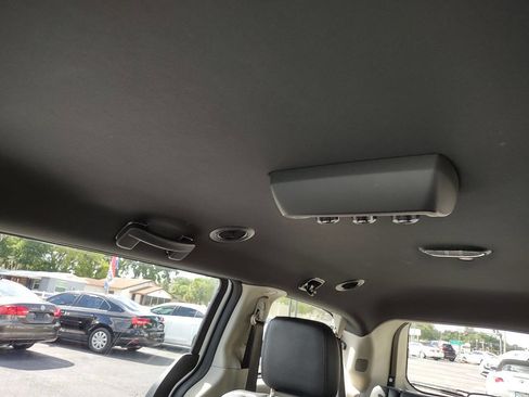Used 2020 Dodge Grand Caravan SXT FWD image 28