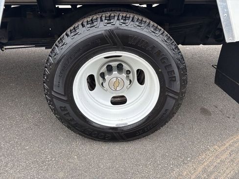 Used 2024 Chevrolet Express 3500 w/ Power Convenience Package image 22